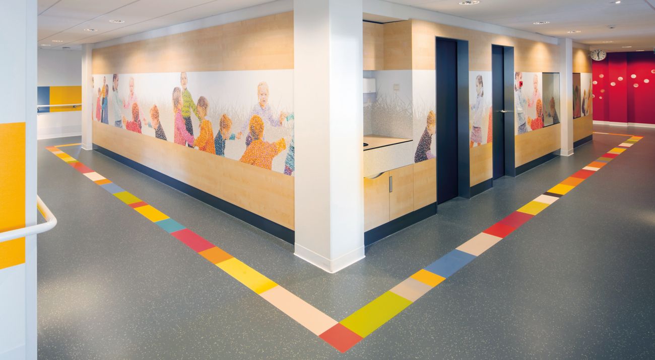 noraplan uni and noraplan signa supporting wayfinding in healthcare environment