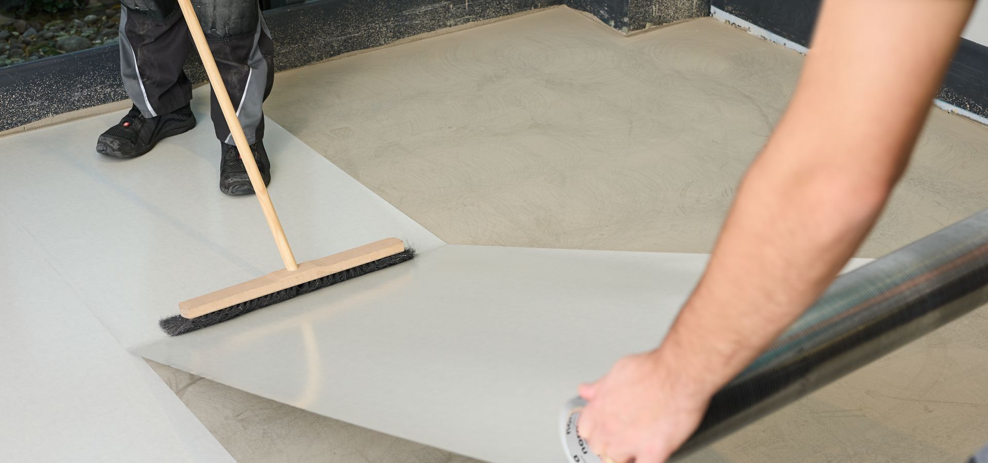 <h2 style="text-align: center;">DOUBLE-SIDED<br>
DRY ADHESIVE<i>&nbsp;</i>TAPES</h2>
