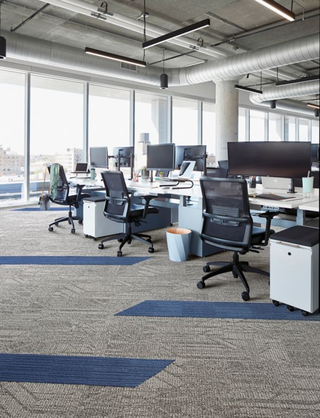 Interface Open Air 411 and OnLine carpet tile in open office