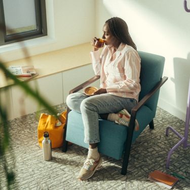 Poser de la moquette : le guide complet