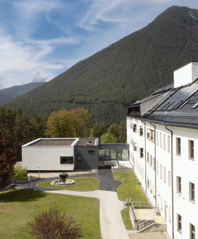 Outdoor shot Landeskrankenhaus Hochzirl, Neurologie