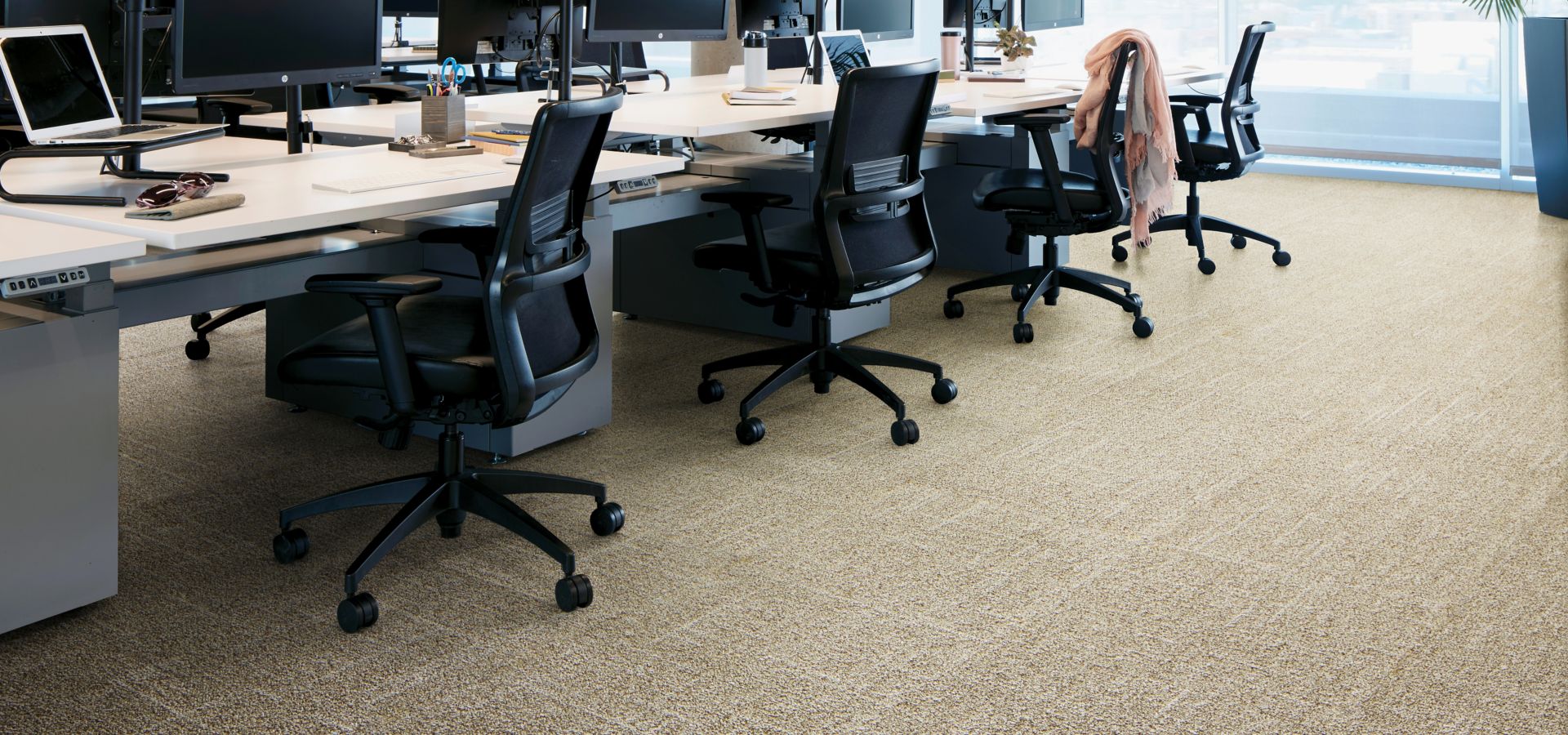 Interface Open Air 418 carpet tile in open office