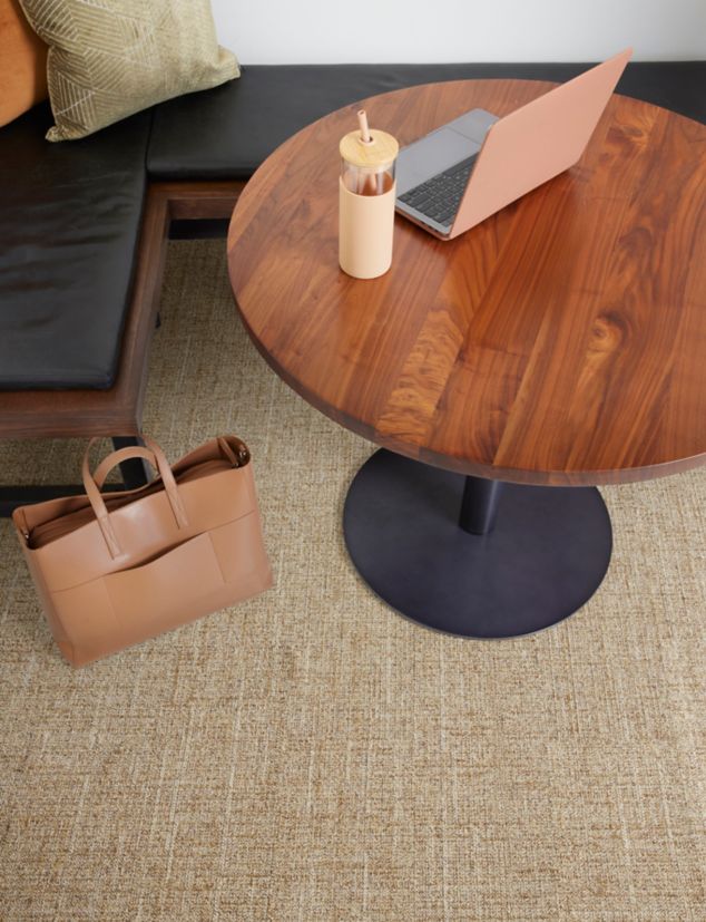 Interface Diminuendo plank carpet tile in workplace collaborative space