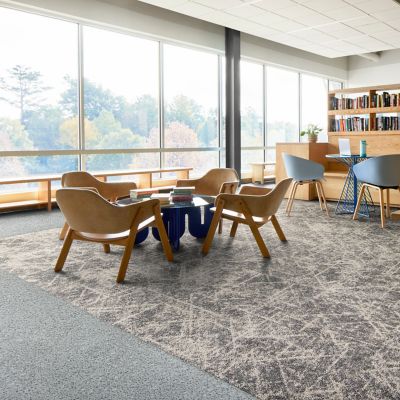 Interface Cosmic Web carpet tile with In the Mix LVT in workplace collaborative space