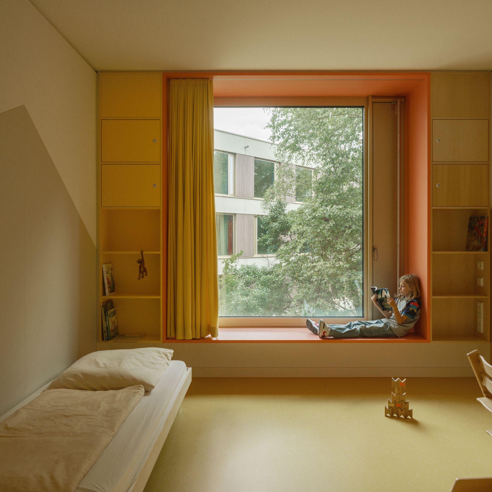 Patient's room in a Social Pediatric Clinic with noraplan signa